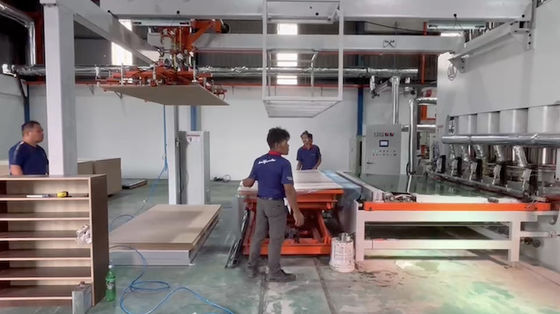 ซื้อ Melamine furniture board Laminated MDF HDF PB เครื่องเลมหมุนร้อน 15KW online manufacture