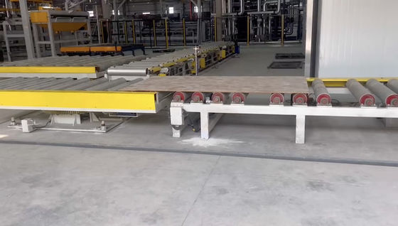 ซื้อ สายการผลิตกระดาษอัตโนมัติ Melamine Short Cycle Press 1800 ตัน online manufacture