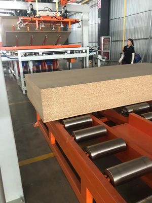คุณภาพ  Laminating Production Line Short Cycle Press Melamine Hot Press Machine 900T to 1600T โรงงาน