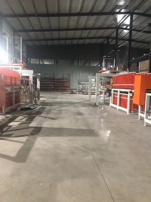 ซื้อ 15KW วงจรสั้น Hot Press Laminating Line สําหรับแผ่นเฟอร์นิเจอร์ 1200 ตัน online manufacture