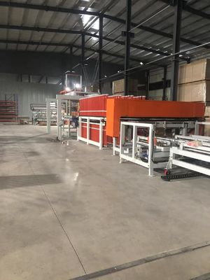 ซื้อ อุตสาหกรรมความแม่นยํา 20000kN สายการผลิตพื้น laminate วงจรสั้นสั่นร้อน online manufacture